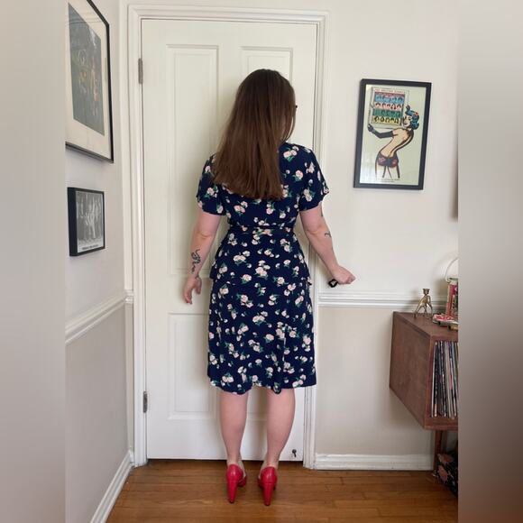 40s Vintage Silk Peplum Dress - Picture 3 of 12